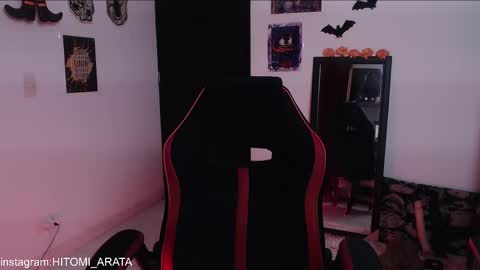 Hitomi Arata online show from October 15, 10:10 pm