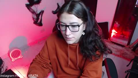 Hitomi Arata online show from November 27, 11:01 am