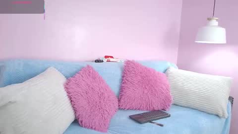 hiyakasudere_ online show from December 22, 6:27 pm