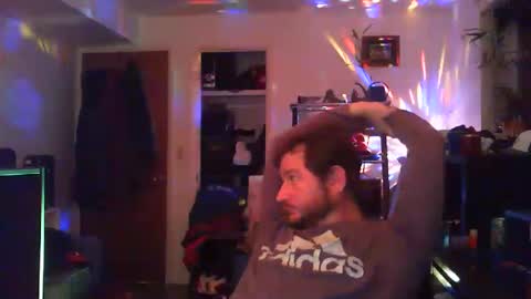 Snapshot of hobbes80 chatting on December 2, 3:58 am hobbes80 online show from December 2, 3:58 am