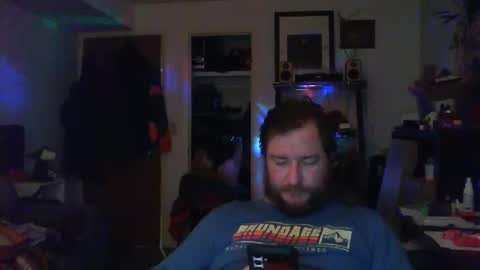 Snapshot of hobbes80 chatting on January 5, 7:28 am hobbes80 online show from January 5, 7:28 am