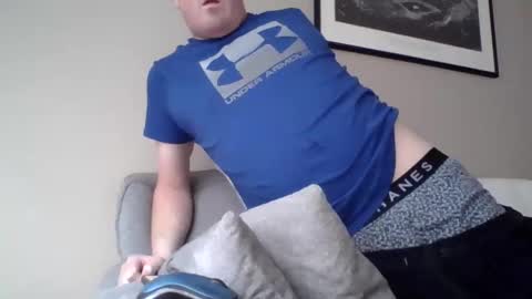 Snapshot of hockey258387 chatting on February 12, 6:51 pm THE MAN online show from February 12, 6:51 pm