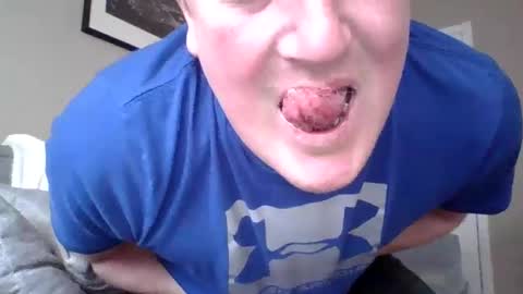 Snapshot of hockey258387 chatting on February 26, 5:17 pm THE MAN online show from February 26, 5:17 pm