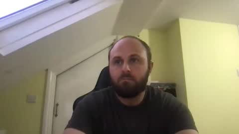 Snapshot of hockeyboy230425 chatting on December 14, 7:58 am hockeyboy230425 online show from December 14, 7:58 am