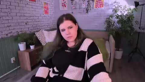 Snapshot of hoctra_neith chatting on June 21, 6:27 am Hanna online show from June 21, 6:27 am