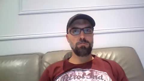 Snapshot of hocus44 chatting on January 29, 9:50 pm Arthur online show from January 29, 9:50 pm