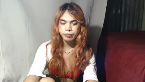 Snapshot of hoelyaurora chatting on May 2, 6:02 pm Aurora3 online show from May 2, 6:02 pm