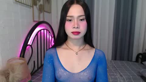 Snapshot of hoelymolly chatting on July 2, 6:58 pm hoelymolly online show from July 2, 6:58 pm
