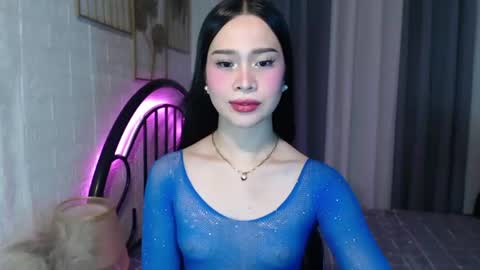 Snapshot of hoelymolly chatting on July 5, 7:43 pm hoelymolly online show from July 5, 7:43 pm