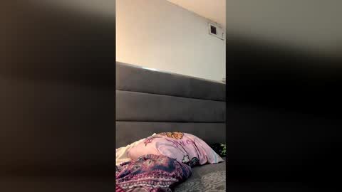 Snapshot of hoffman0189 chatting on February 6, 2:16 am hoffman0189 online show from February 6, 2:16 am