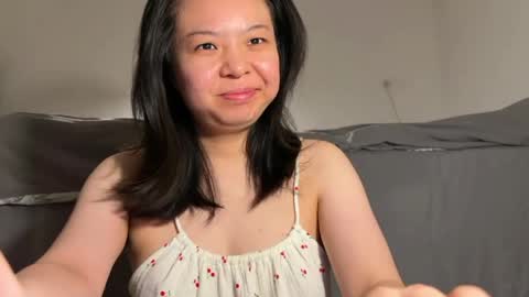Snapshot of hola_sunflower chatting on May 11, 3:51 pm amy online show from May 11, 3:51 pm