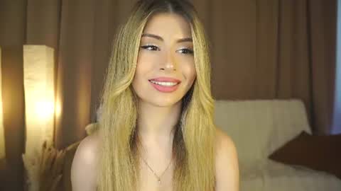 Snapshot of holayoula chatting on July 6, 8:00 am Moni Monica online show from July 6, 8:00 am