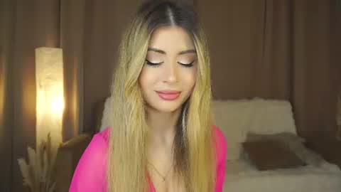 Snapshot of holayoula chatting on July 14, 8:08 am Moni Monica online show from July 14, 8:08 am