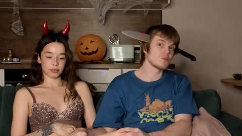 Snapshot of holdonbitch chatting on October 30, 7:36 pm Misha and Stacy online show from October 30, 7:36 pm