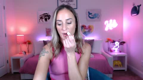 Holi Hurricane online show from October 11, 2:00 am