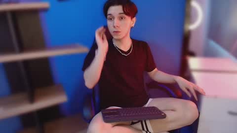 Holland online show from March 14, 1:16 pm