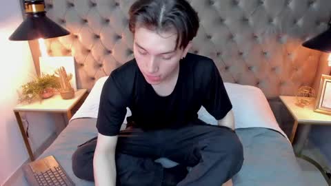 Holland online show from June 3, 1:03 pm