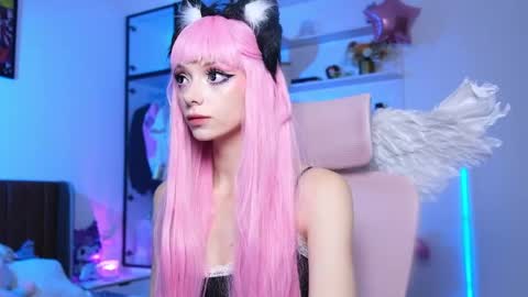 Snapshot of holliwould_ chatting on May 31, 12:56 pm Holli online show from May 31, 12:56 pm