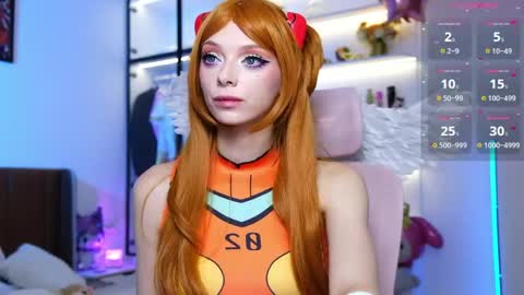 Snapshot of holliwould_ chatting on June 3, 12:30 pm Holli online show from June 3, 12:30 pm