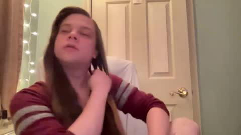 Hollys Drive threw Side Of CB. online show from December 29, 6:45 am