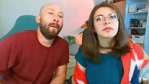 Snapshot of holly_and_honey_69 chatting on June 18, 10:58 pm Holly and Honey online show from June 18, 10:58 pm