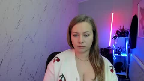 Holly online show from January 14, 8:25 pm