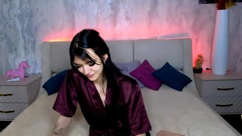 Snapshot of holly_beck chatting on May 20, 12:39 am Holly online show from May 20, 12:39 am