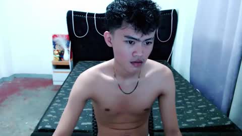 Snapshot of holly_fucker22 chatting on February 17, 11:07 am JAY online show from February 17, 11:07 am