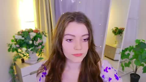 Snapshot of holly_kittenss chatting on June 28, 2:23 pm Lana online show from June 28, 2:23 pm