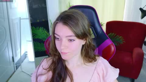 Snapshot of holly_kittenss chatting on July 22, 1:58 pm Lana online show from July 22, 1:58 pm