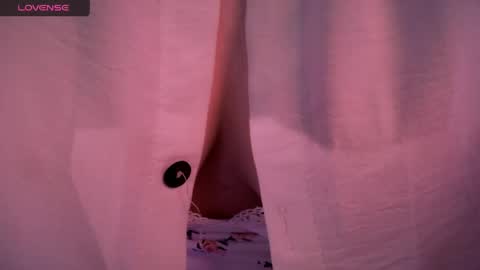 Snapshot of holly_molly_69 chatting on May 2, 3:22 am Molly online show from May 2, 3:22 am
