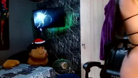 holly_thomsonx69 online show from December 30, 3:57 pm