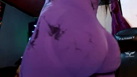 holly_thomsonx69 online show from January 1, 12:00 am