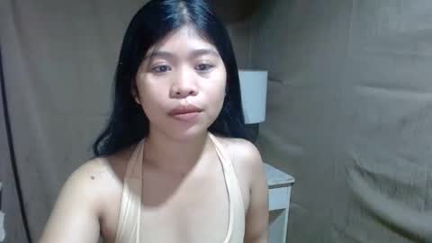 Snapshot of hollyapple_ chatting on February 3, 11:37 am HollyApple online show from February 3, 11:37 am