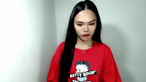 hollyhalo online show from November 3, 8:15 am