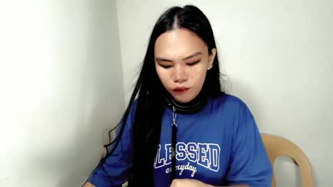 hollyhalo online show from November 10, 3:00 pm