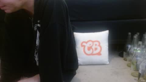 Holly Hawkes online show from March 29, 10:21 pm