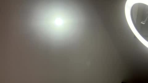 Snapshot of hollykoff chatting on November 18, 9:30 pm space online show from November 18, 9:30 pm