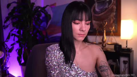 Snapshot of hollylinder_ chatting on December 28, 2:22 am Holly Linder online show from December 28, 2:22 am