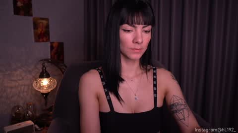Snapshot of hollylinder_ chatting on January 22, 5:05 am Holly Linder online show from January 22, 5:05 am