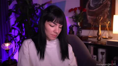 Snapshot of hollylinder_ chatting on February 16, 1:36 am Holly Linder online show from February 16, 1:36 am