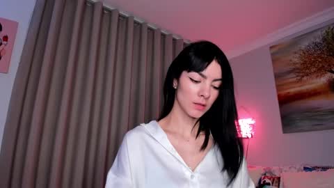 Snapshot of hollylinder_ chatting on February 23, 2:07 am Holly Linder online show from February 23, 2:07 am