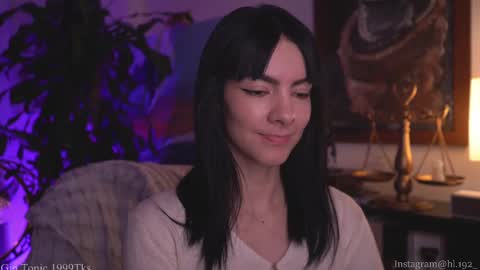 Snapshot of hollylinder_ chatting on March 9, 5:44 am Holly Linder online show from March 9, 5:44 am