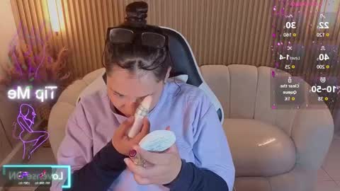 Holly  online show from November 17, 12:55 pm