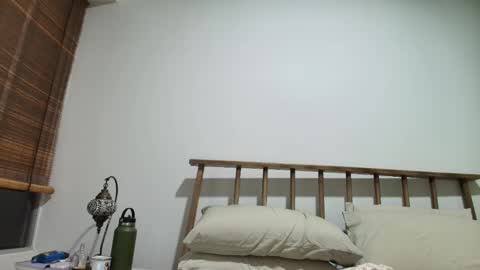 hollyshit_ online show from October 12, 11:37 pm