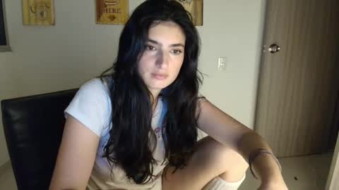 hollyshit_ online show from February 3, 1:48 am