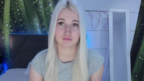 HollyTaillor online show from February 15, 6:10 am