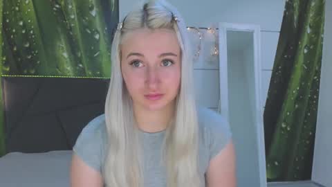 HollyTaillor online show from February 16, 6:20 am