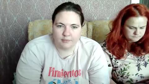 HollyXEva online show from May 16, 9:28 am