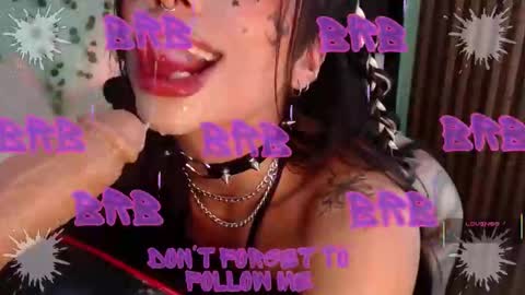 Snapshot of hollyxx_ chatting on January 31, 8:43 pm holly online show from January 31, 8:43 pm